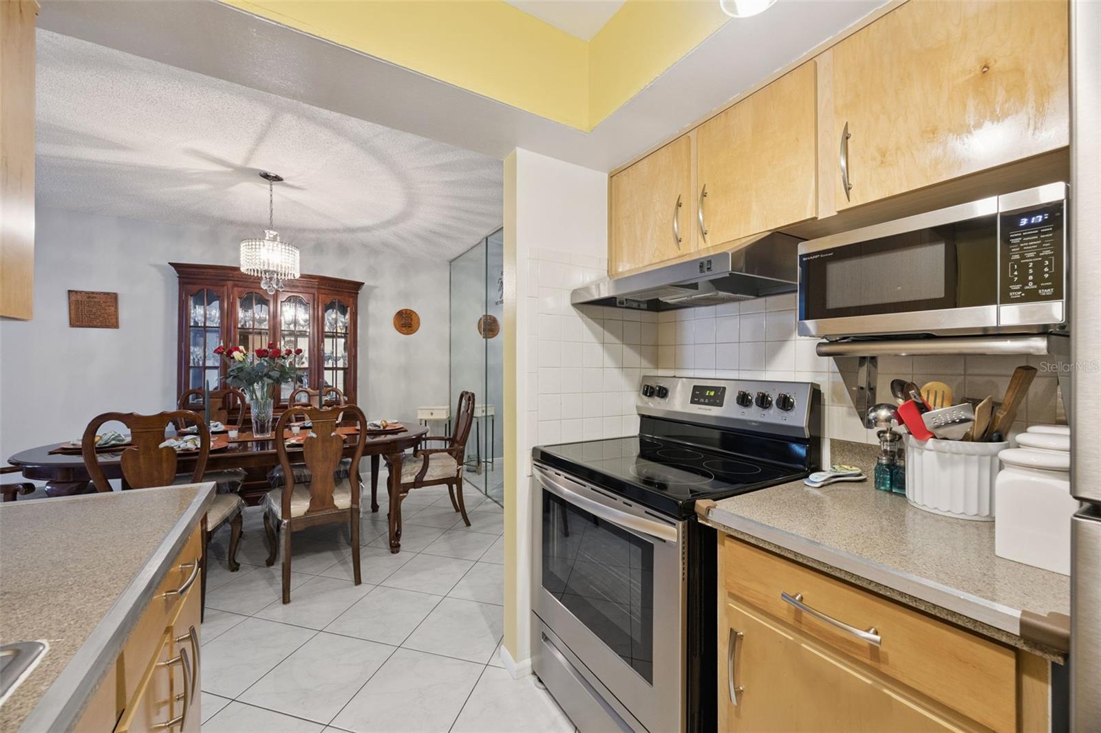 Image 11 of 84 For 527 Etna Court 105