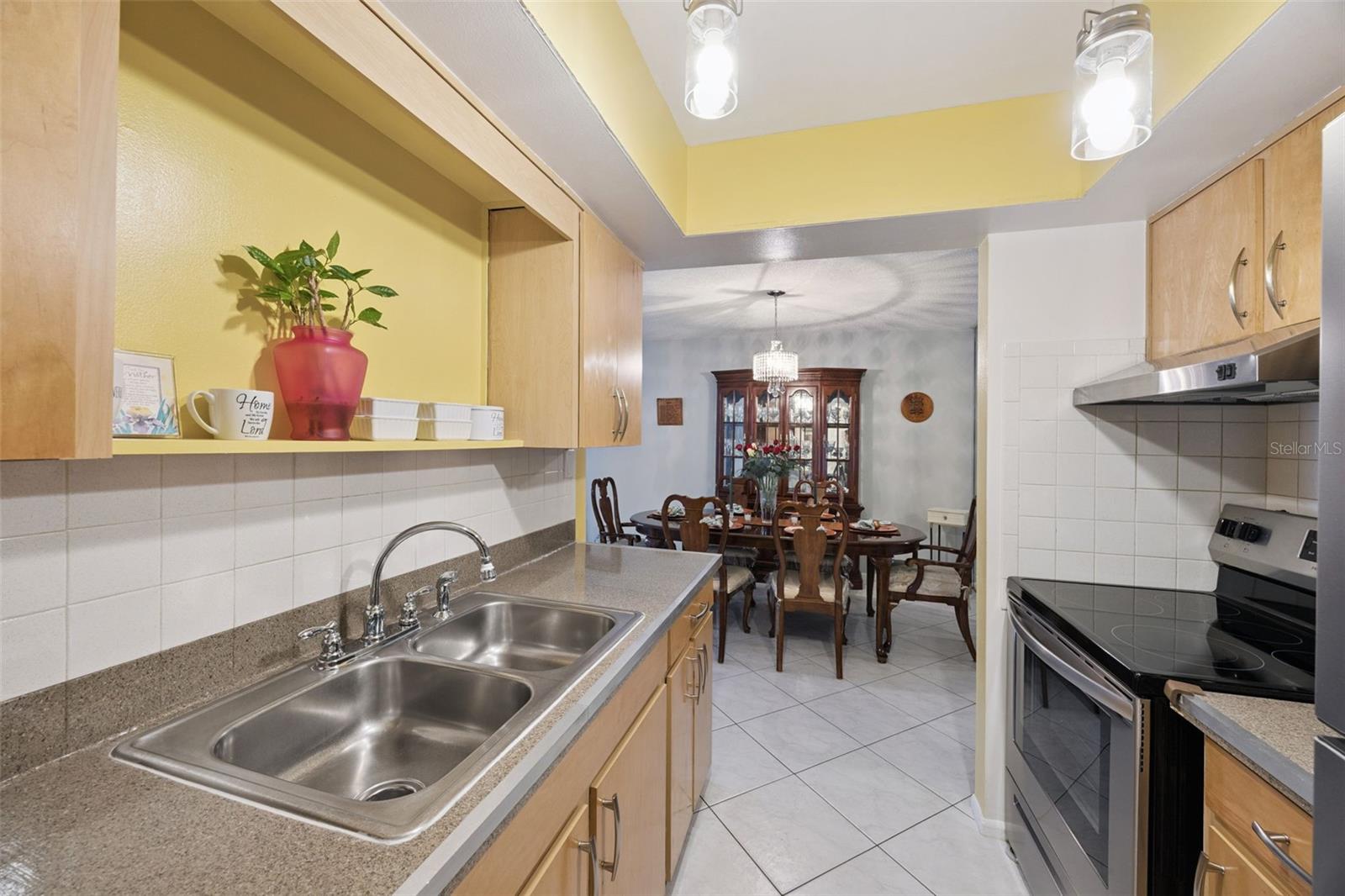 Image 12 of 84 For 527 Etna Court 105