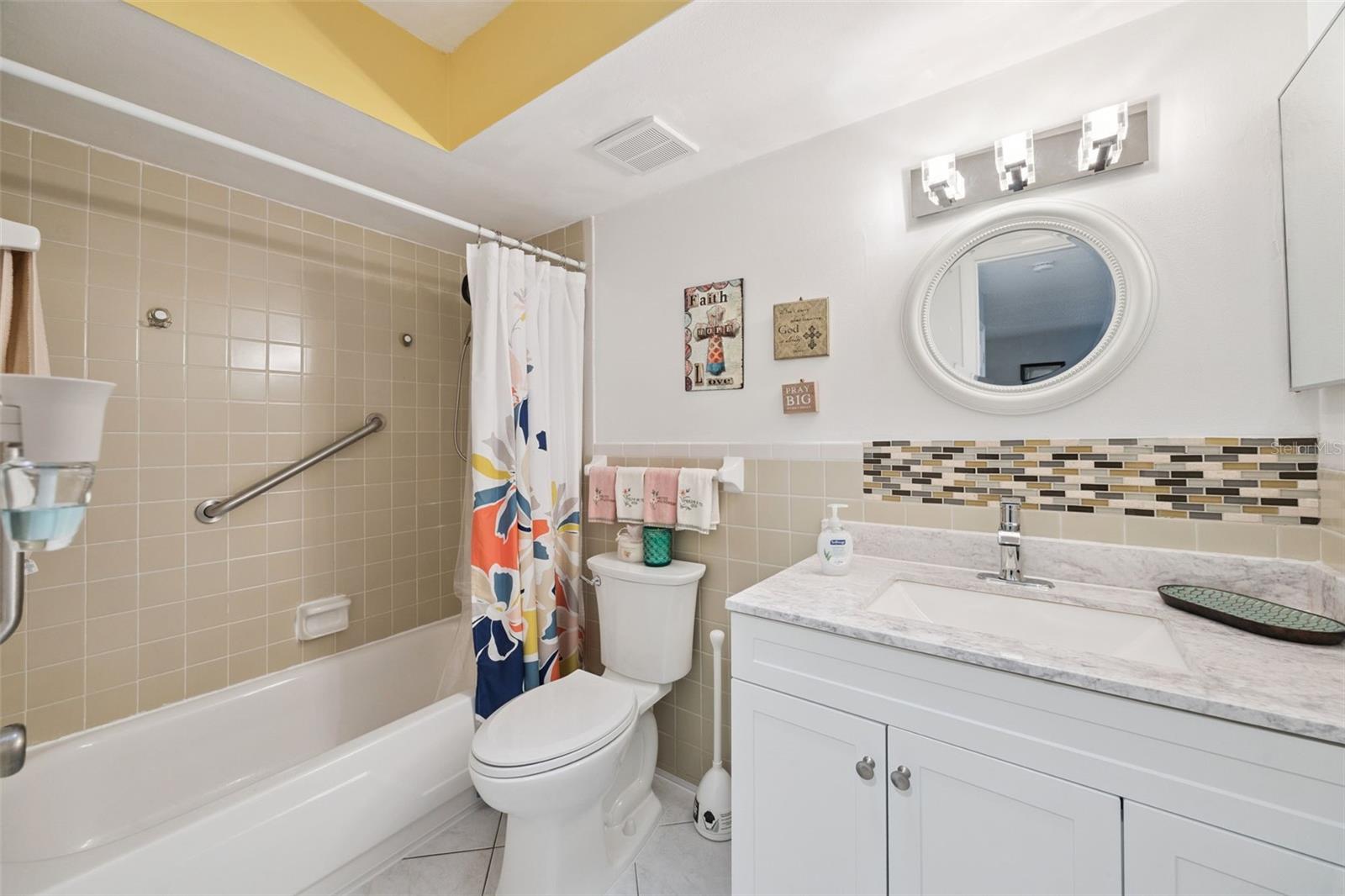 Image 20 of 84 For 527 Etna Court 105