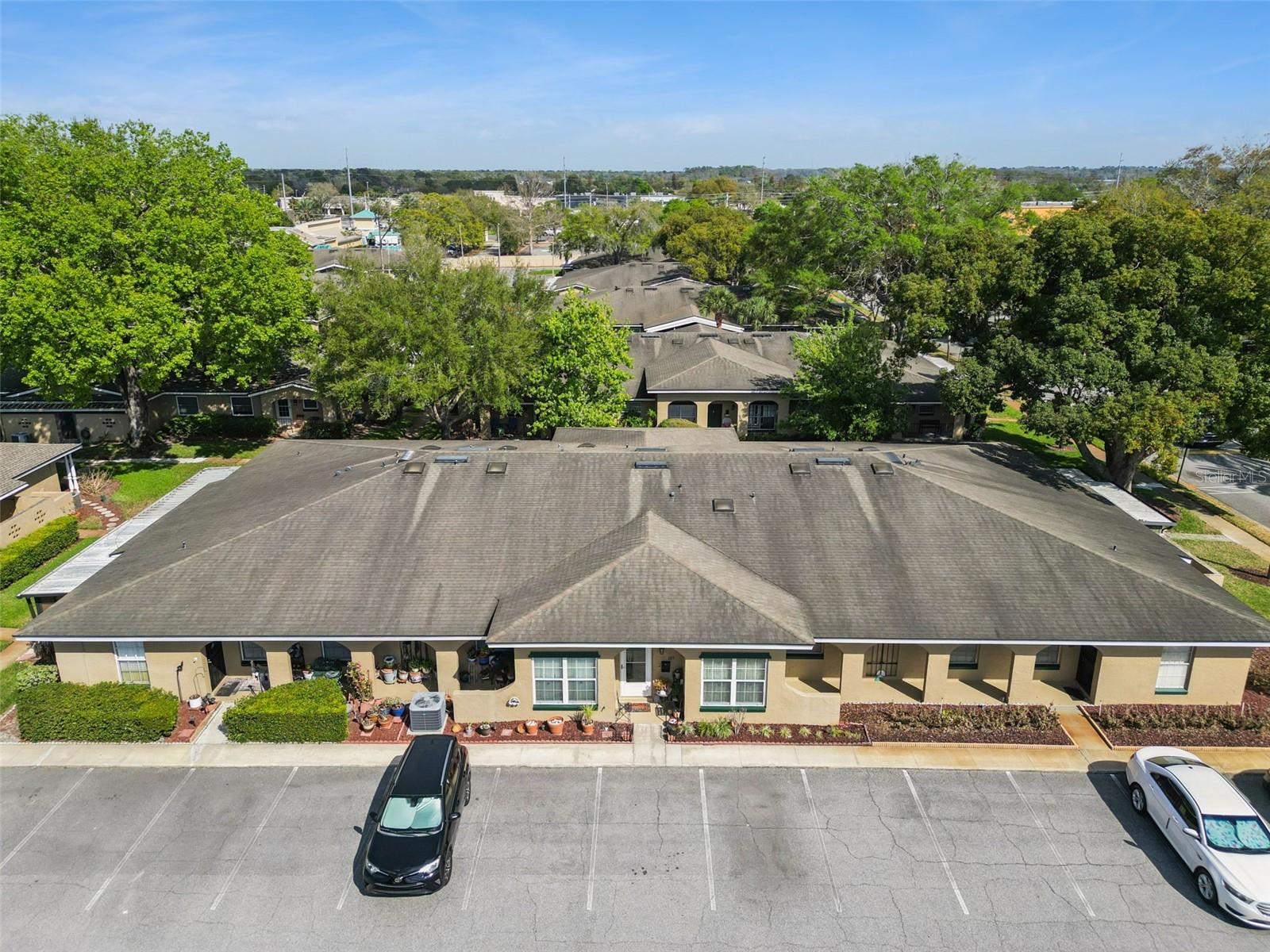 Image 21 of 84 For 527 Etna Court 105