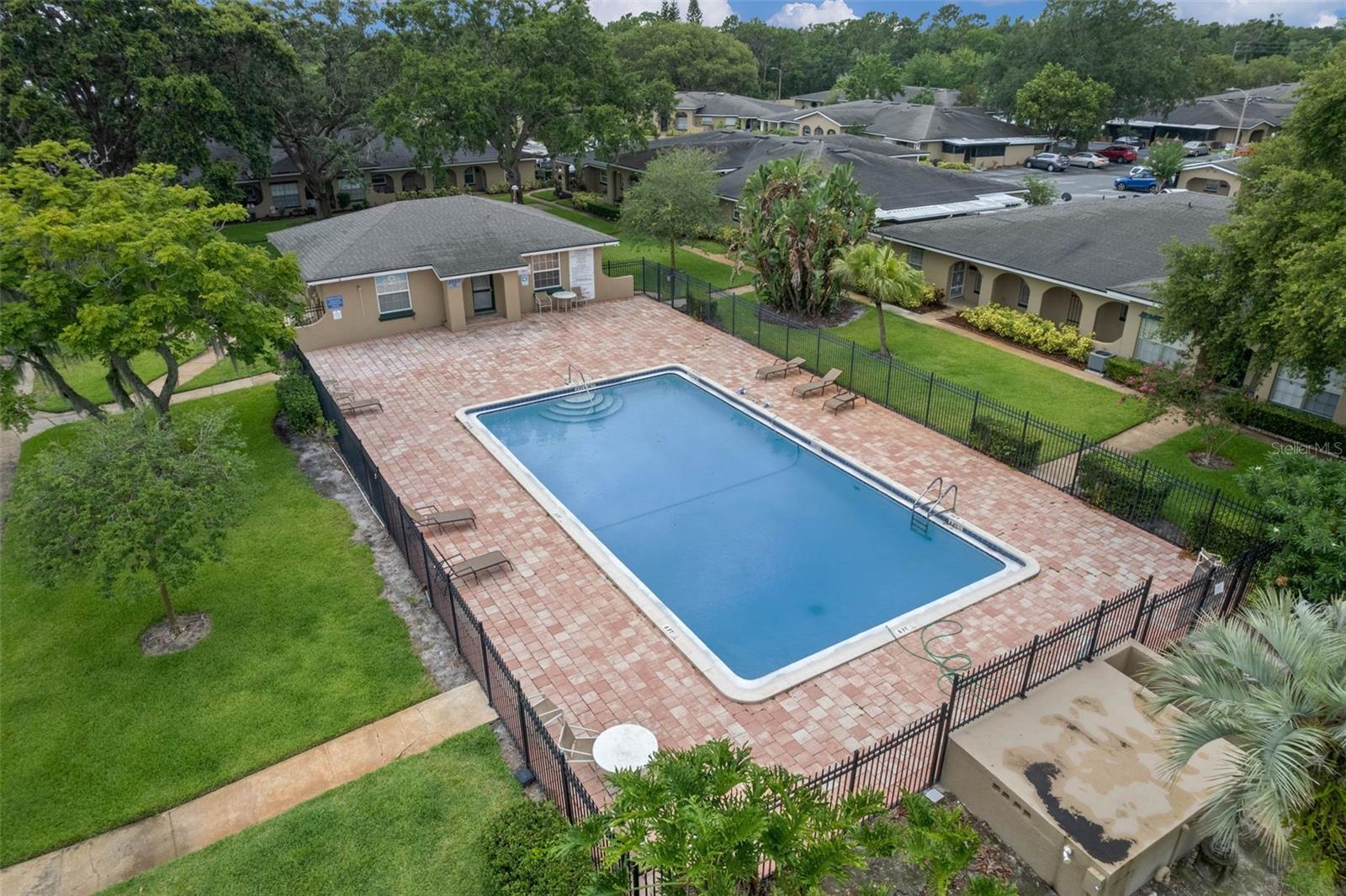 Image 49 of 84 For 527 Etna Court 105