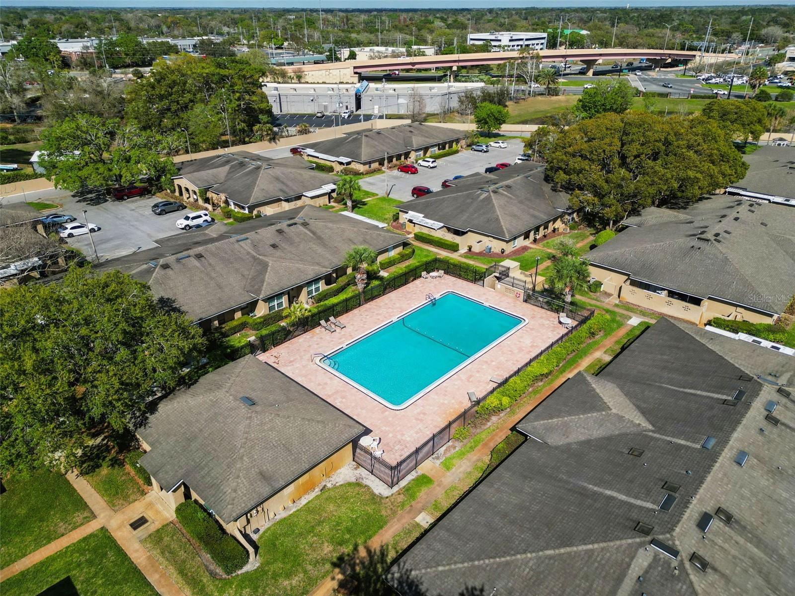 Image 50 of 84 For 527 Etna Court 105