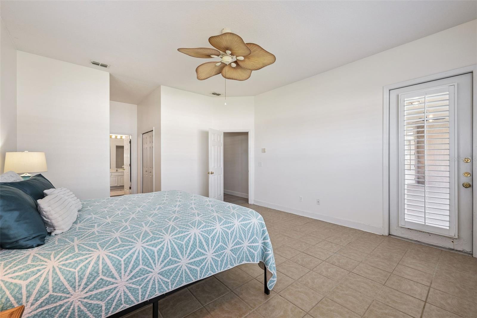 Image 13 of 35 For 8072 Canyon Lake Circle