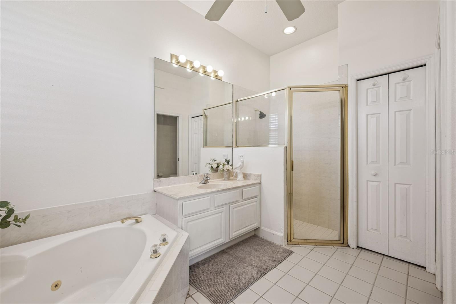 Image 25 of 35 For 8072 Canyon Lake Circle