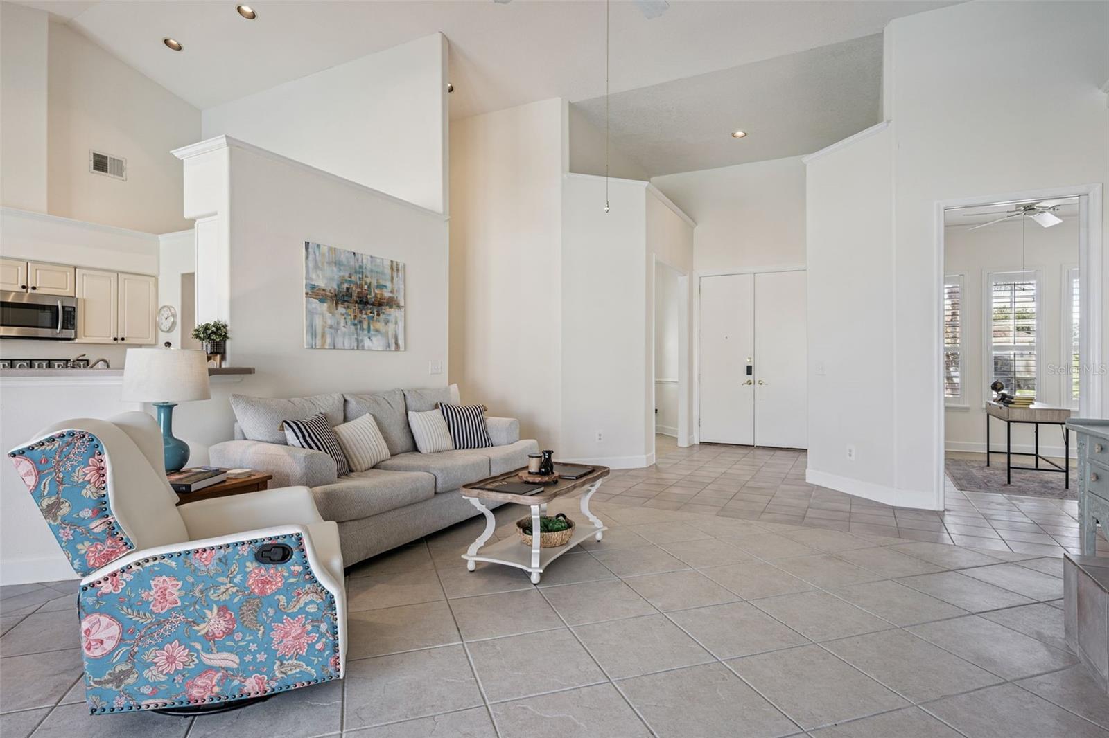 Image 5 of 35 For 8072 Canyon Lake Circle