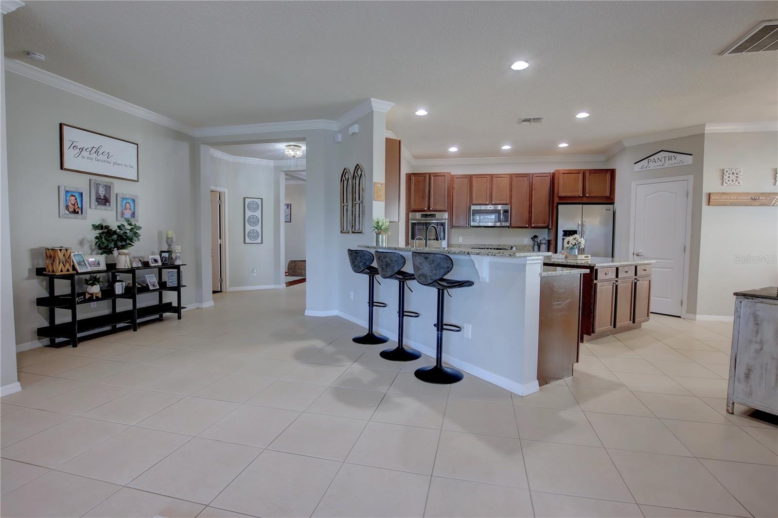 Image 10 of 42 For 927 Sherbourne Circle