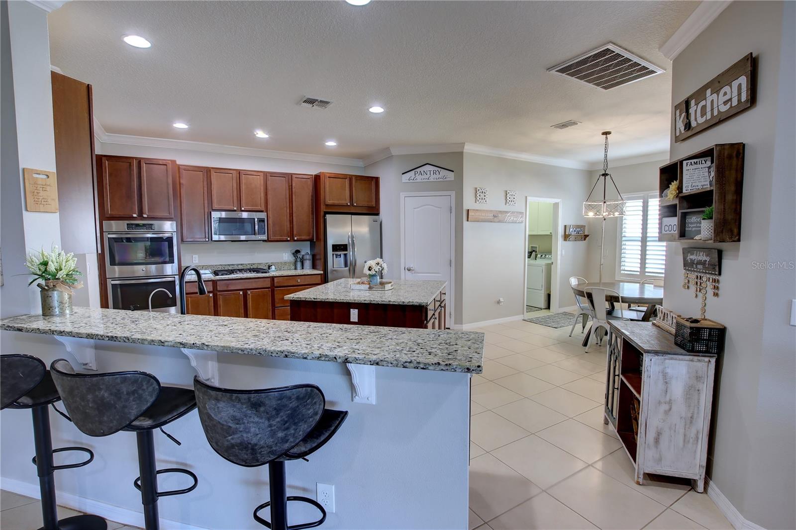 Image 11 of 42 For 927 Sherbourne Circle