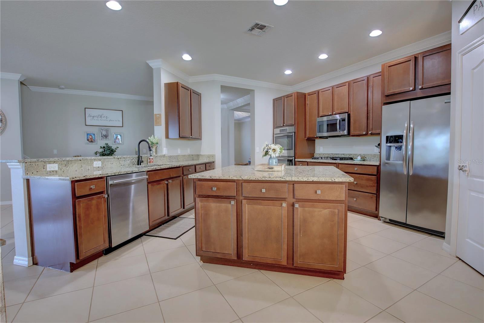 Image 12 of 42 For 927 Sherbourne Circle