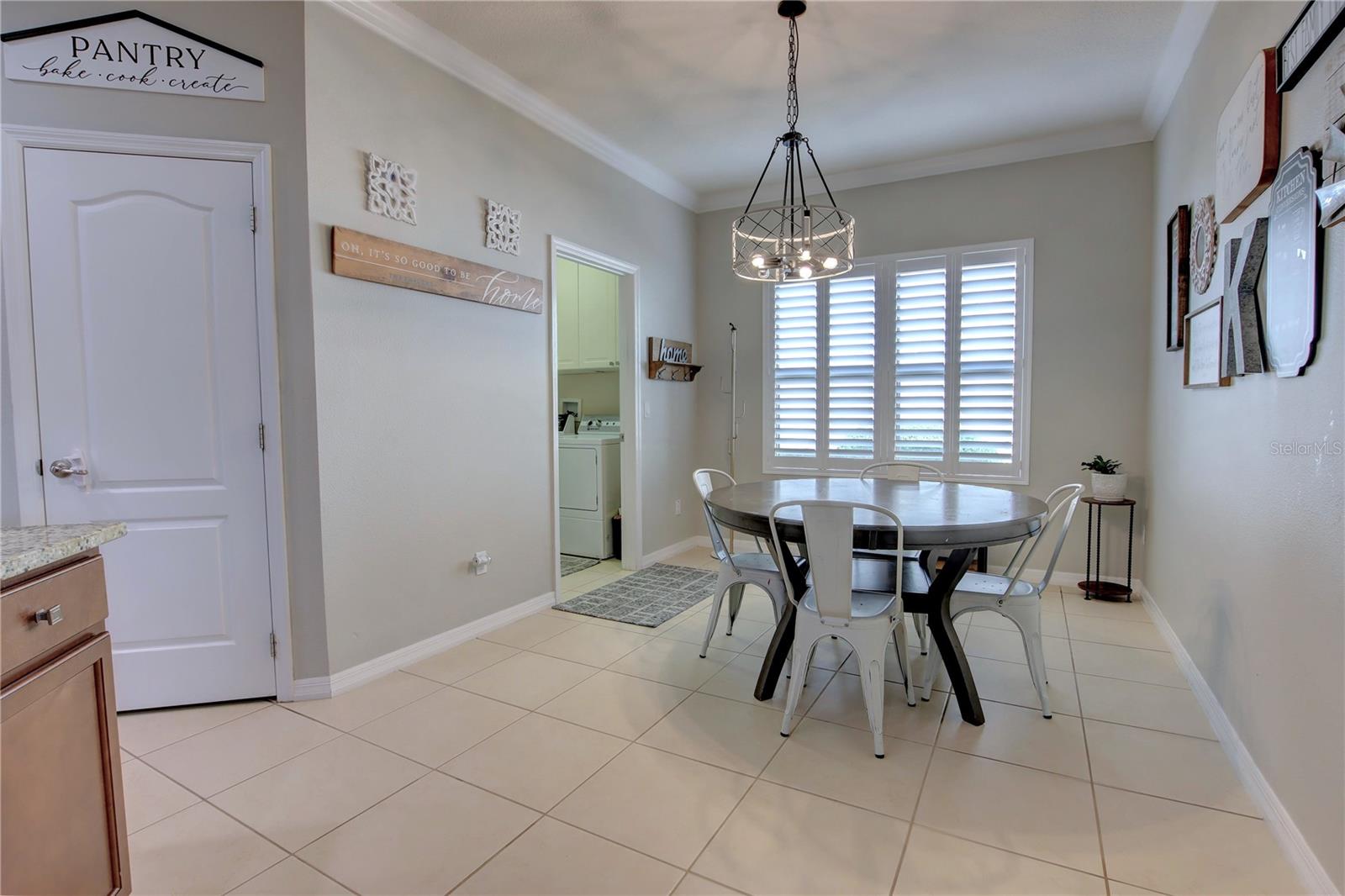 Image 14 of 42 For 927 Sherbourne Circle