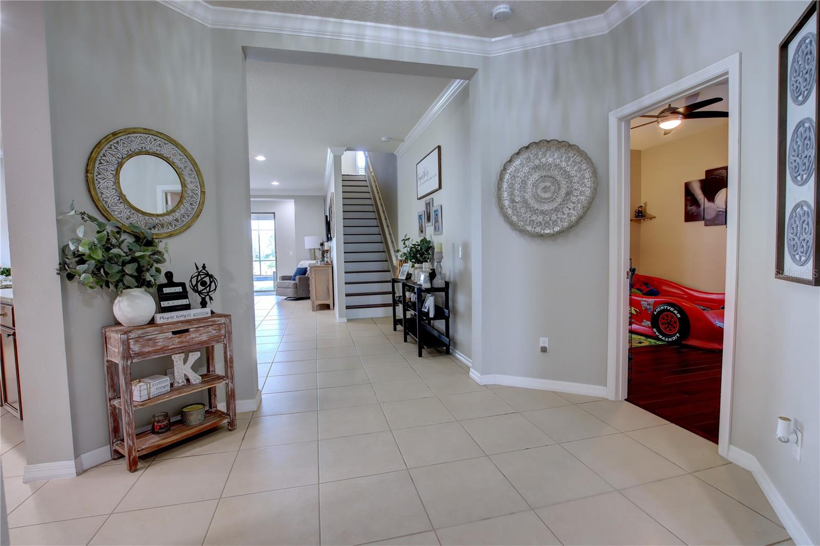 Image 18 of 42 For 927 Sherbourne Circle