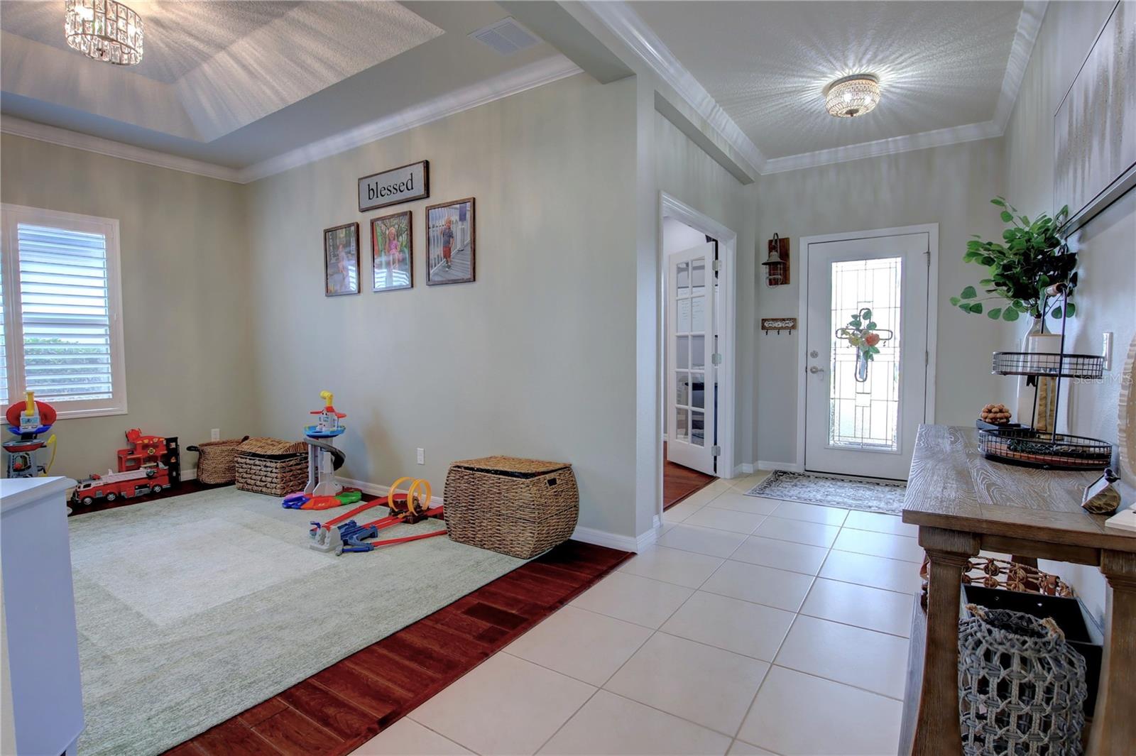 Image 23 of 42 For 927 Sherbourne Circle