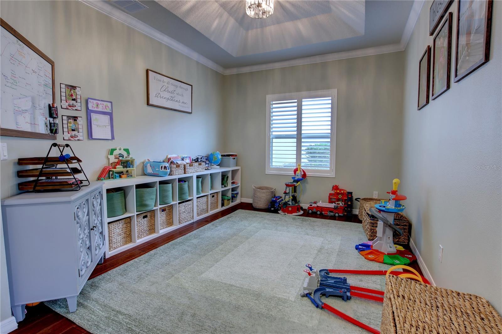 Image 24 of 42 For 927 Sherbourne Circle