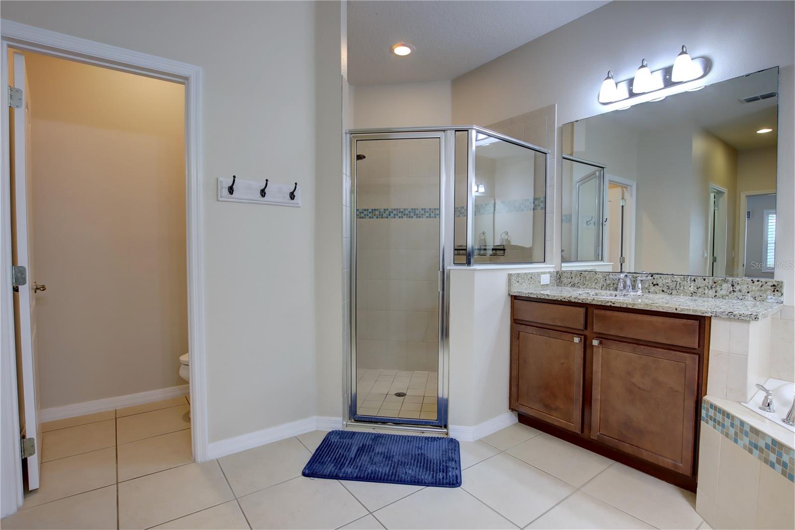 Image 28 of 42 For 927 Sherbourne Circle