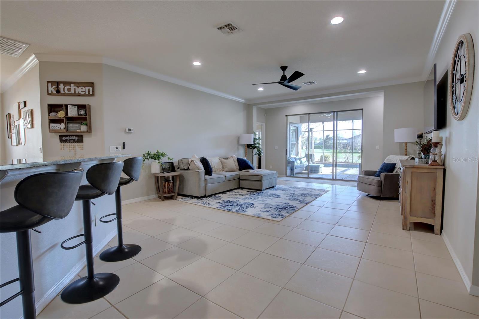 Image 6 of 42 For 927 Sherbourne Circle