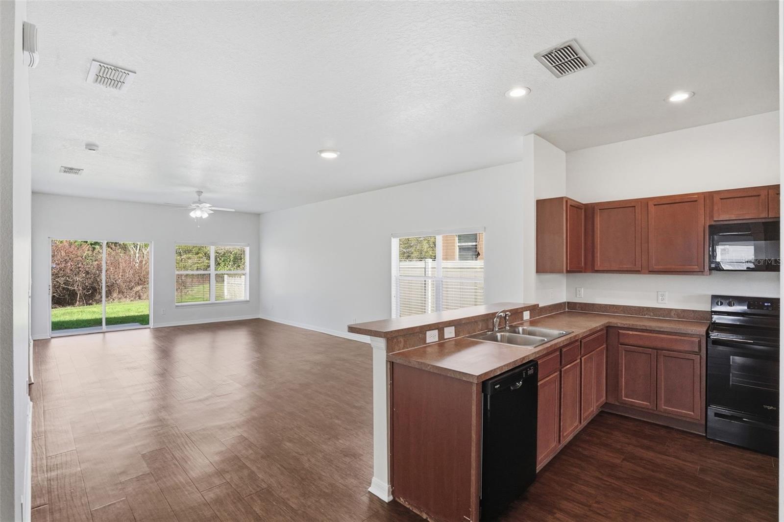 Image 14 of 31 For 1216 Maplebrook Drive