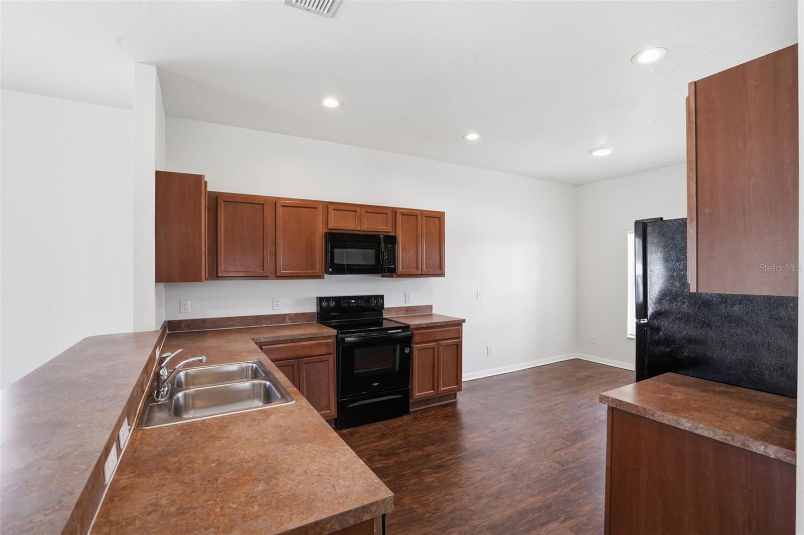 Image 15 of 31 For 1216 Maplebrook Drive