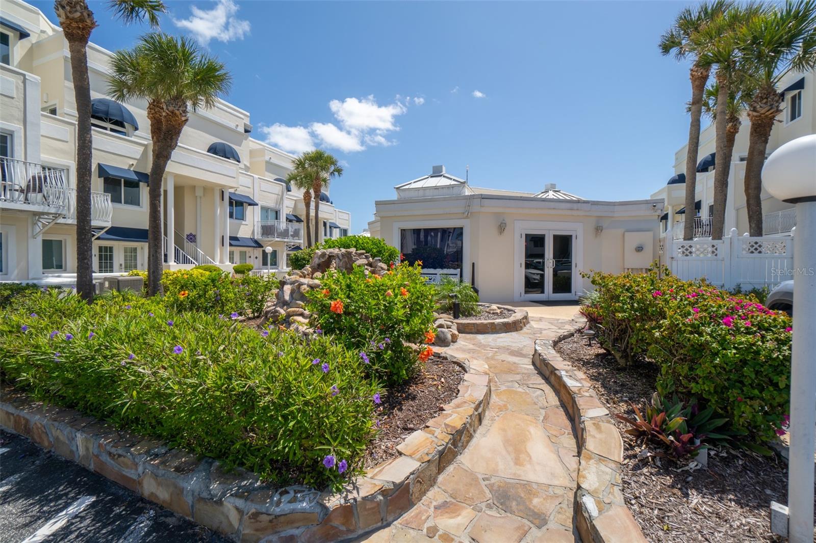 Image 27 of 32 For 8600 Ridgewood Avenue 1311