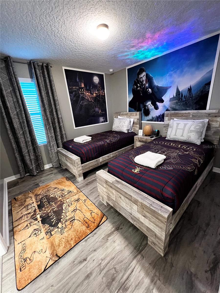 Image 41 of 77 For 8947 Amelia Downs Trail