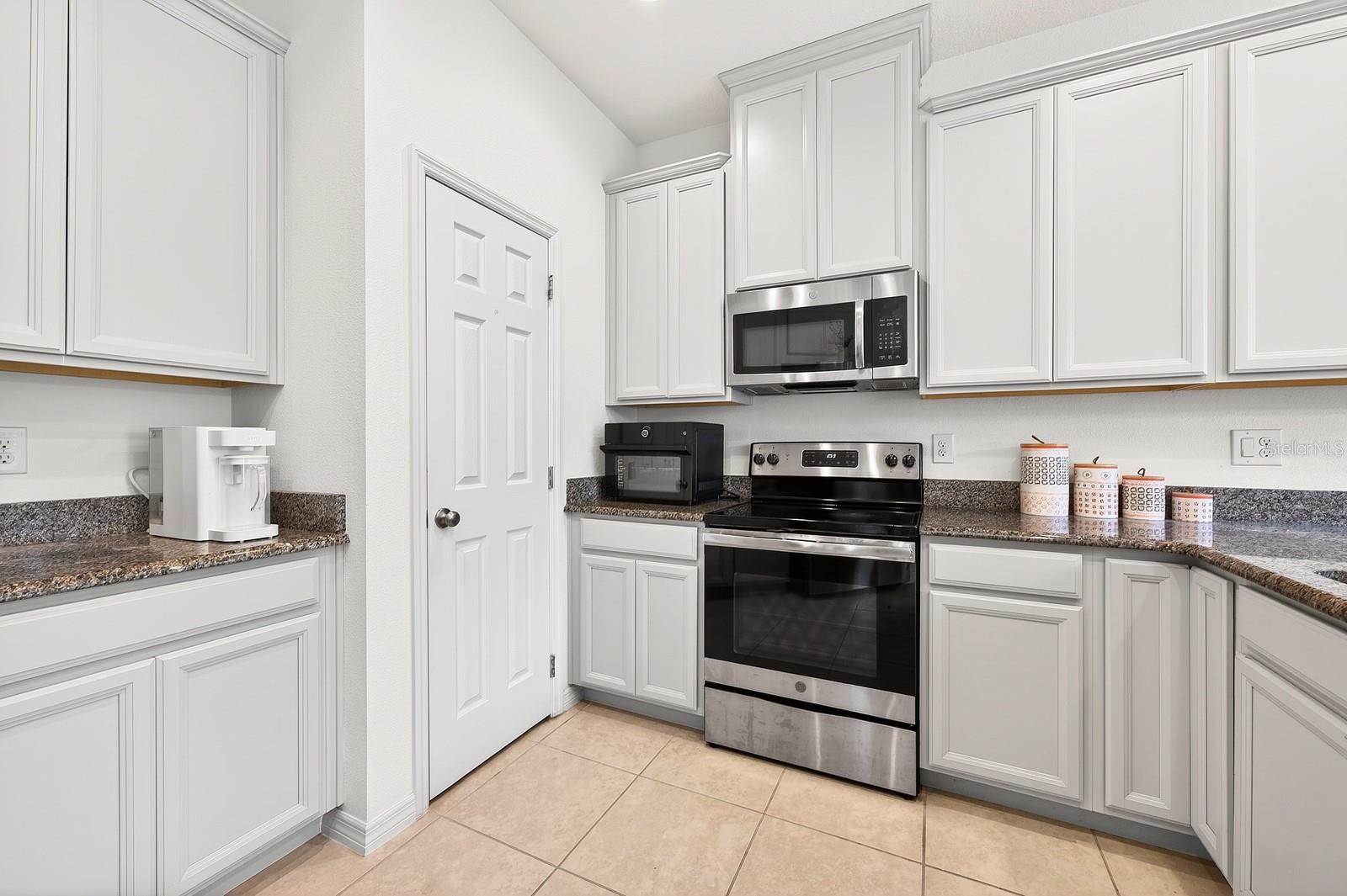 Image 8 of 27 For 544 Red Rose Lane