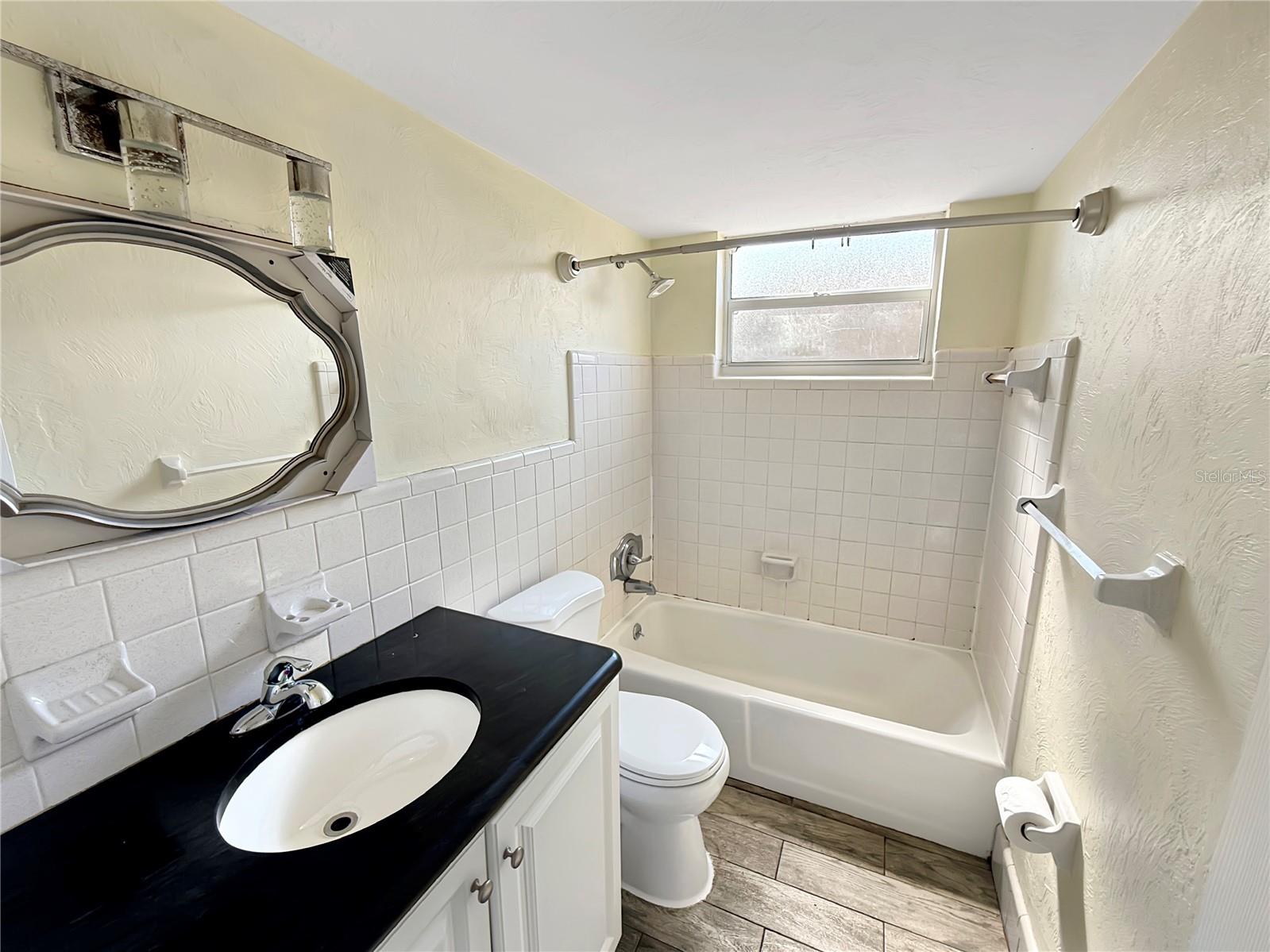 Image 7 of 14 For 820 State Avenue 2