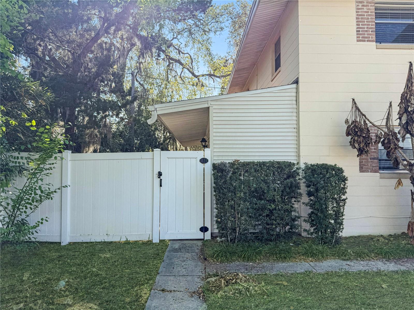 Image 9 of 14 For 820 State Avenue 2