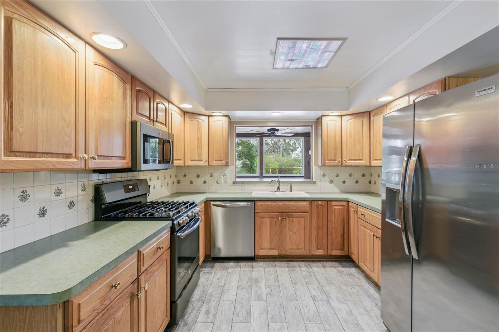 Image 12 of 50 For 113 Rose Briar Drive