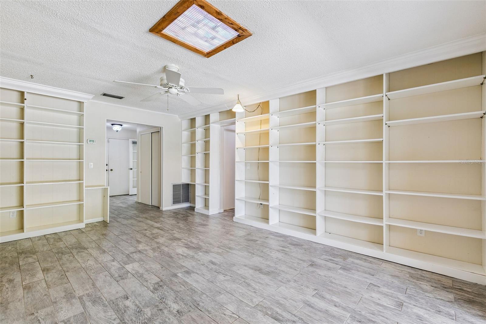 Image 9 of 50 For 113 Rose Briar Drive