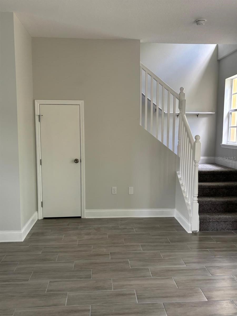 Image 10 of 21 For 427 Madison Circle