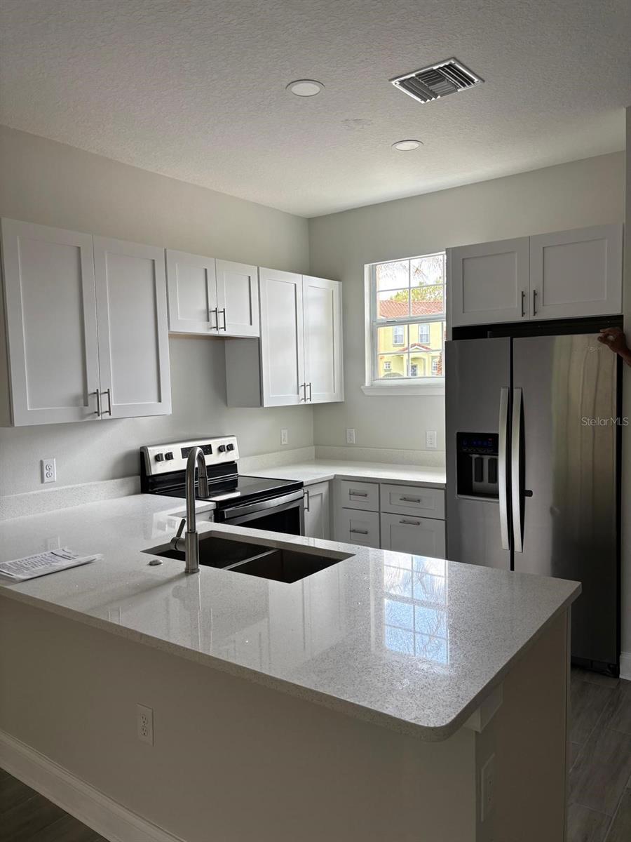 Image 5 of 21 For 427 Madison Circle