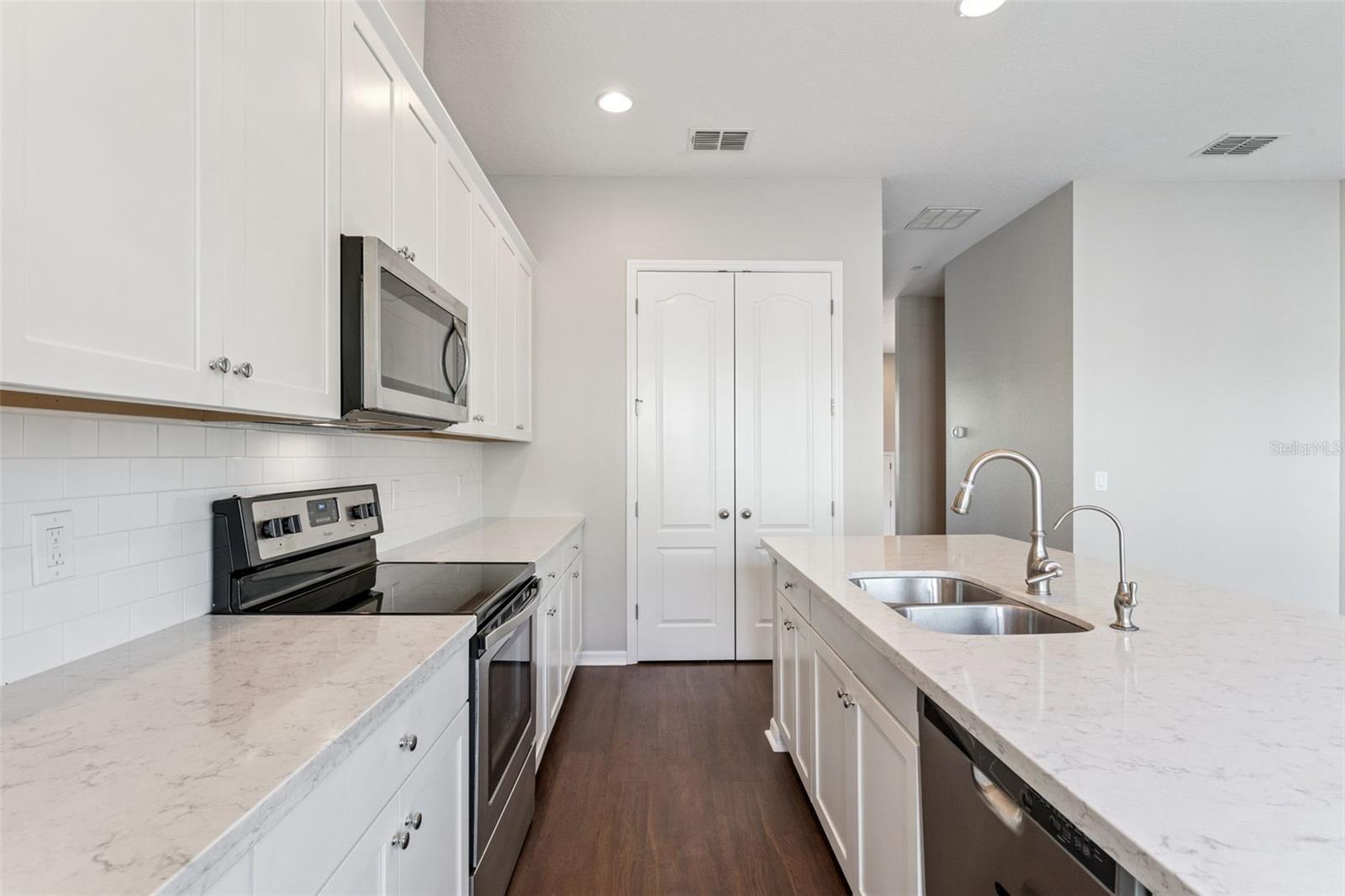 Image 12 of 51 For 101 Boardwalk Avenue