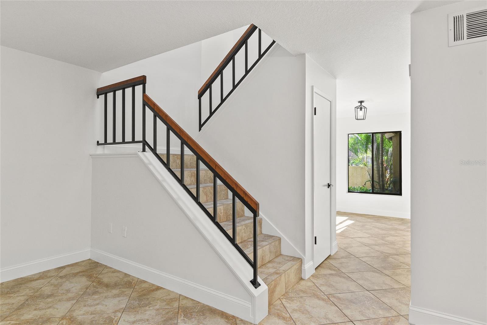 Image 12 of 35 For 1933 Saint Andrews Place 1933