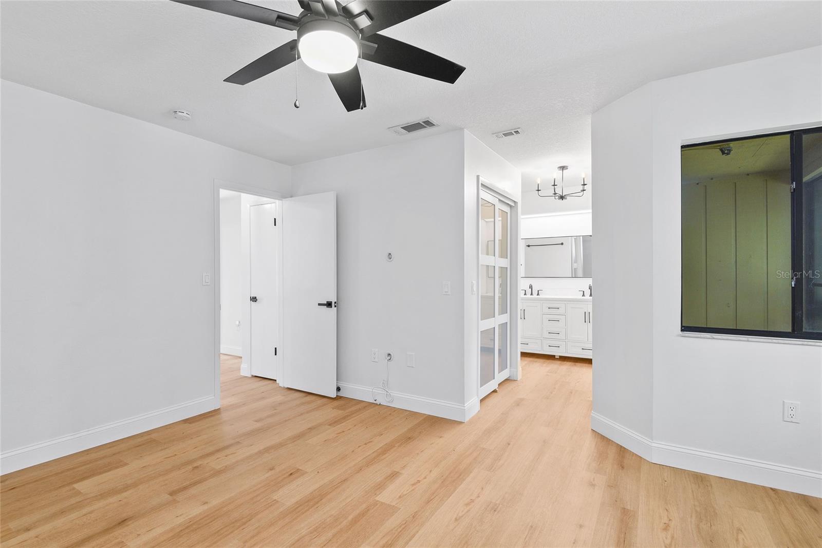 Image 20 of 35 For 1933 Saint Andrews Place 1933