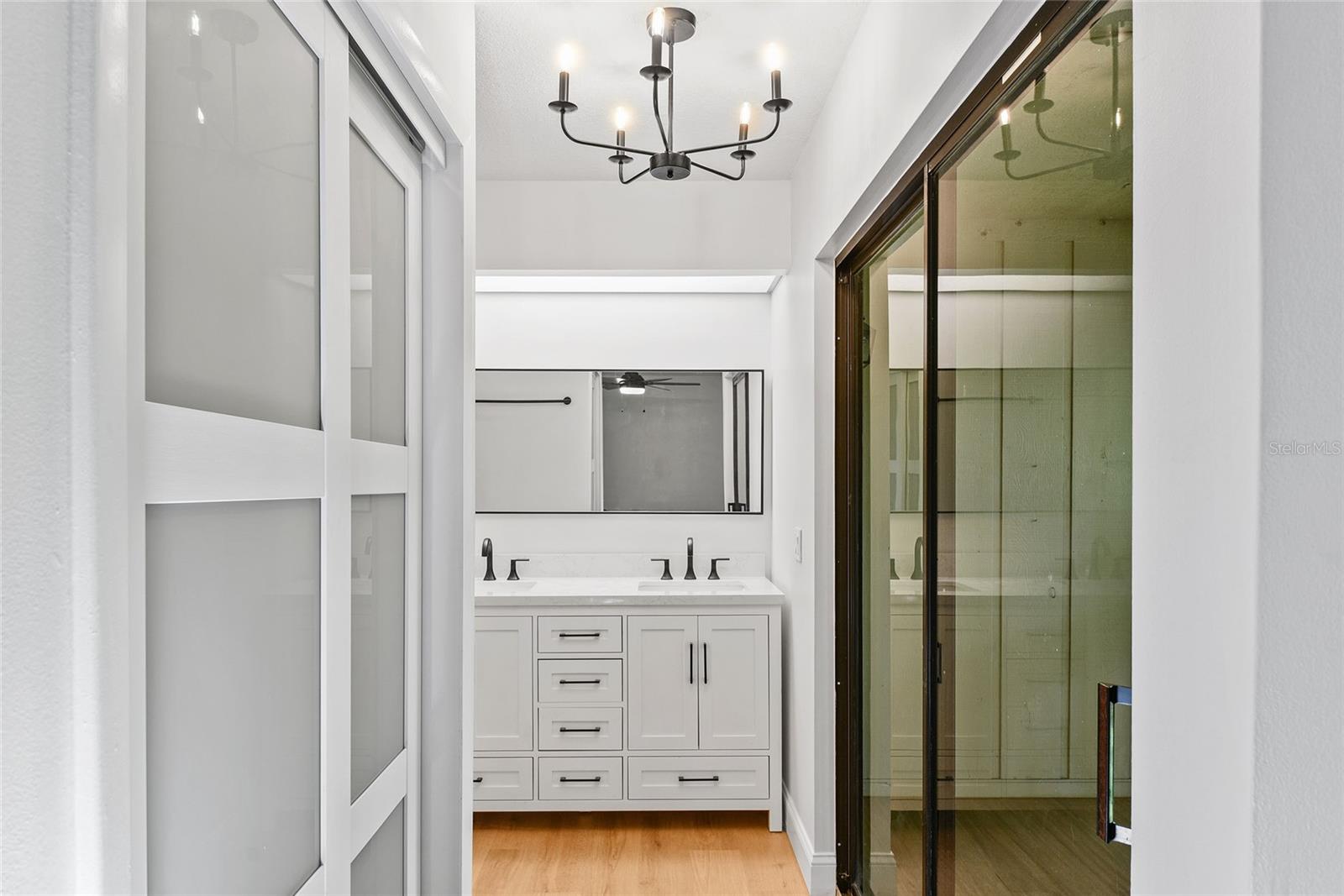 Image 21 of 35 For 1933 Saint Andrews Place 1933