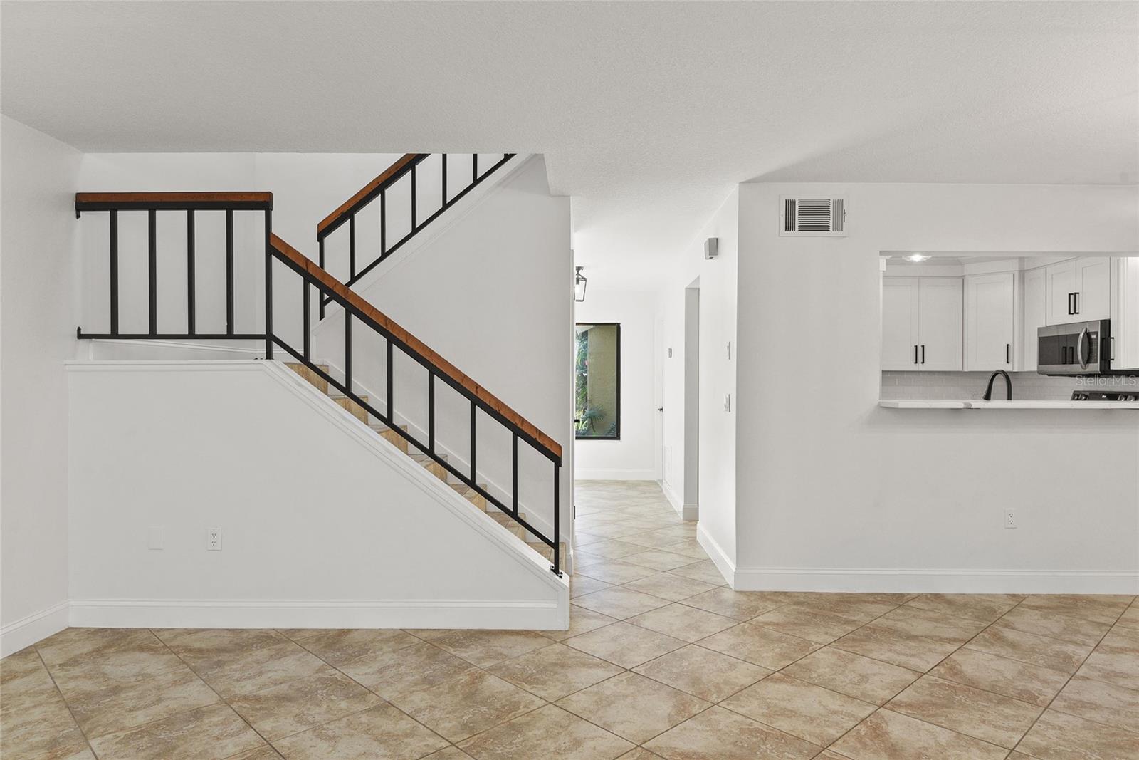 Image 7 of 35 For 1933 Saint Andrews Place 1933