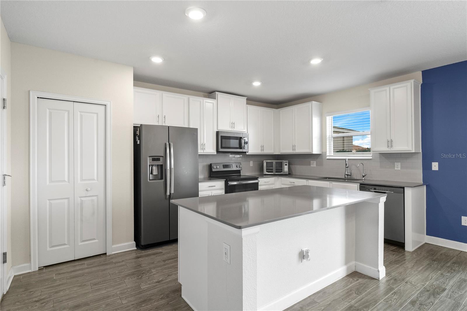 Image 7 of 24 For 144 Taft Drive