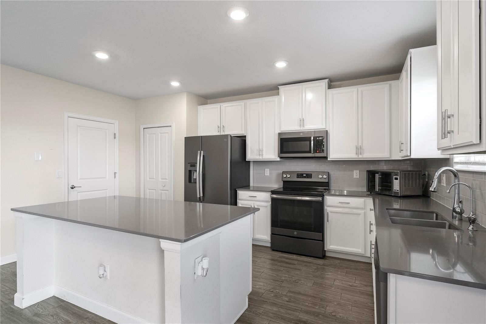 Image 8 of 24 For 144 Taft Drive