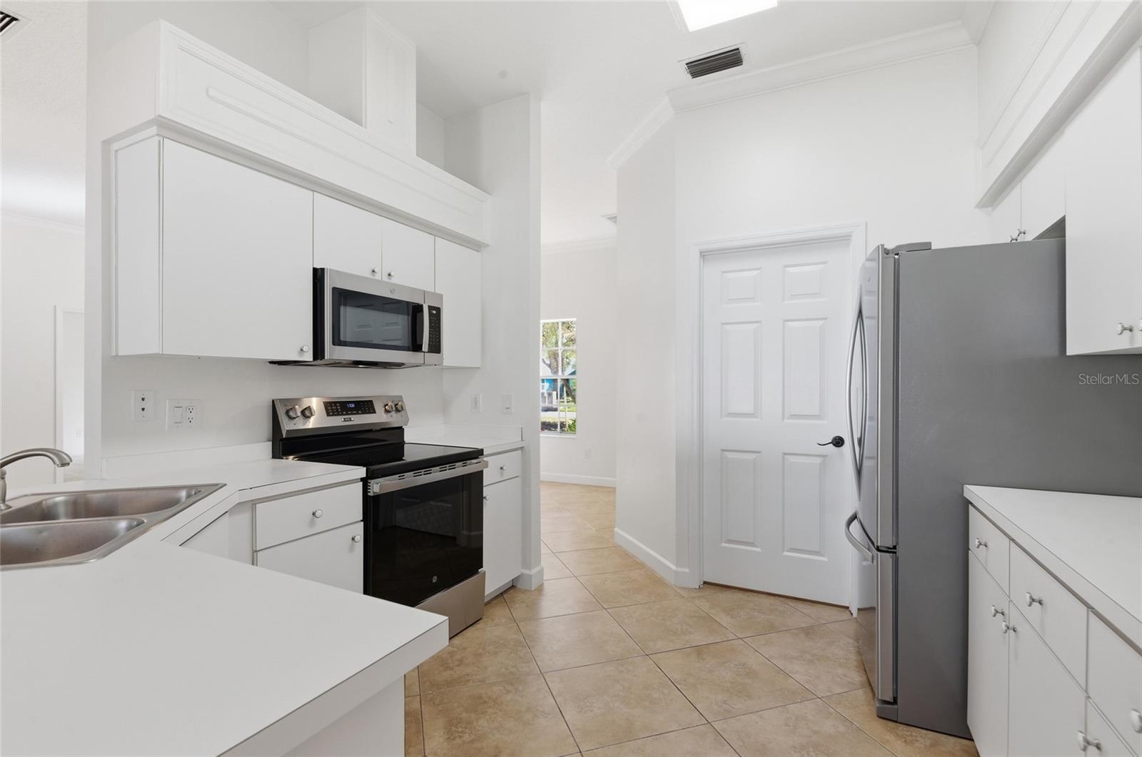 Image 6 of 25 For 1408 Spring Ridge Drive