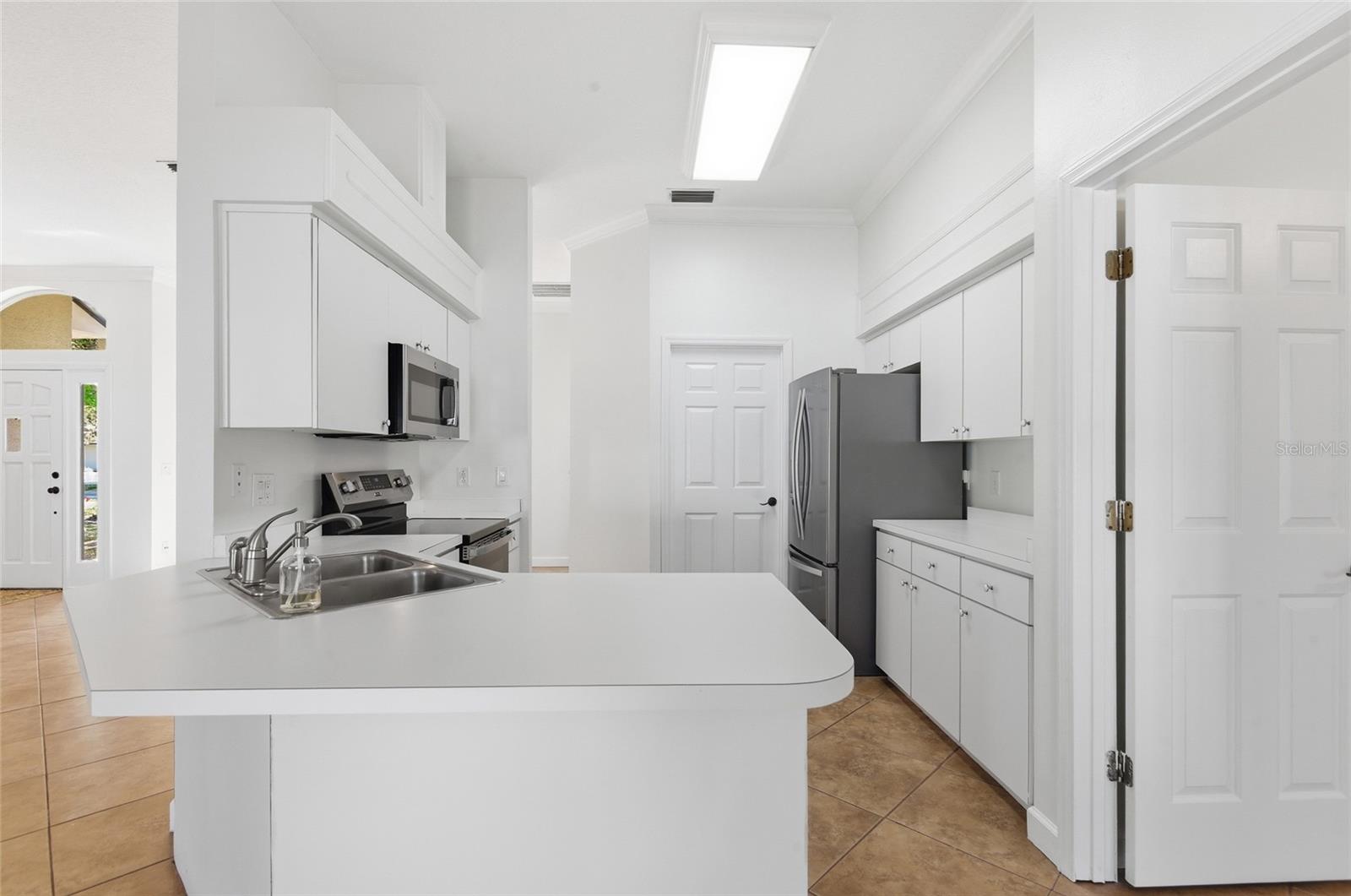 Image 8 of 25 For 1408 Spring Ridge Drive