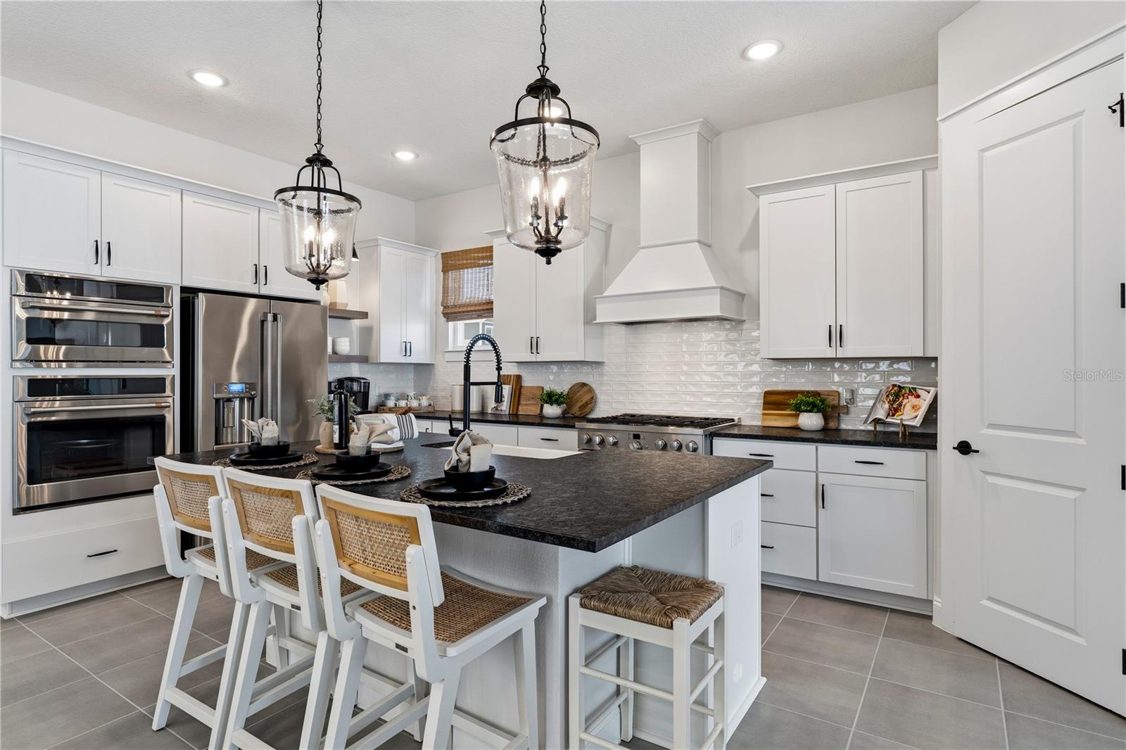 Image 11 of 67 For 15197 Blue Peacock Lane