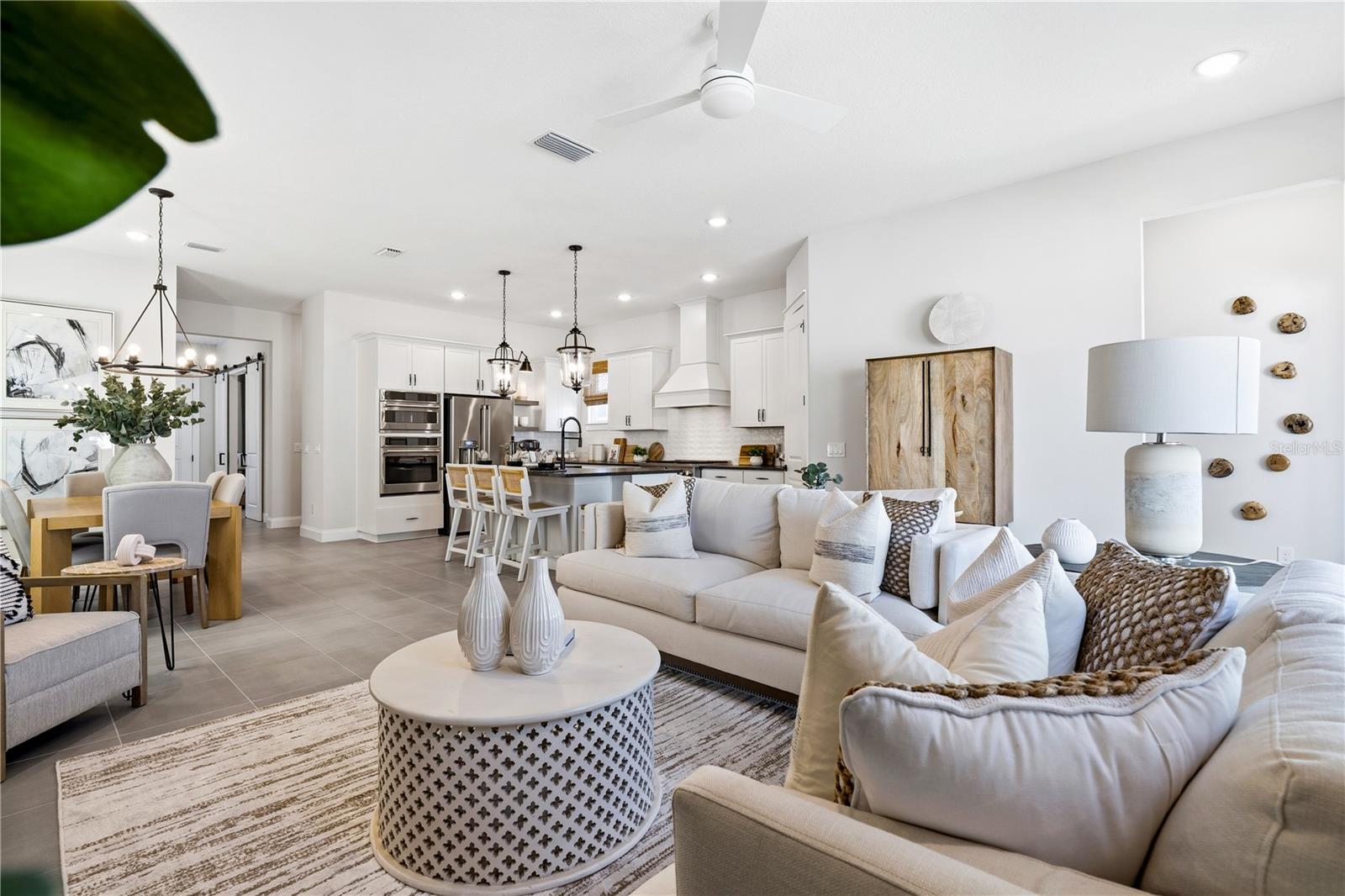 Image 15 of 67 For 15197 Blue Peacock Lane