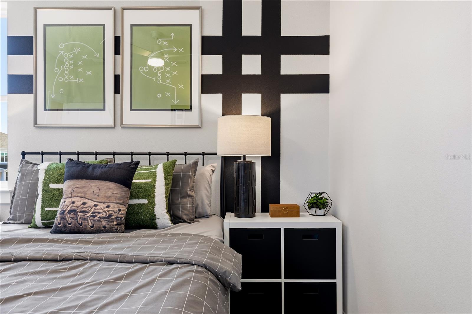 Image 33 of 67 For 15197 Blue Peacock Lane