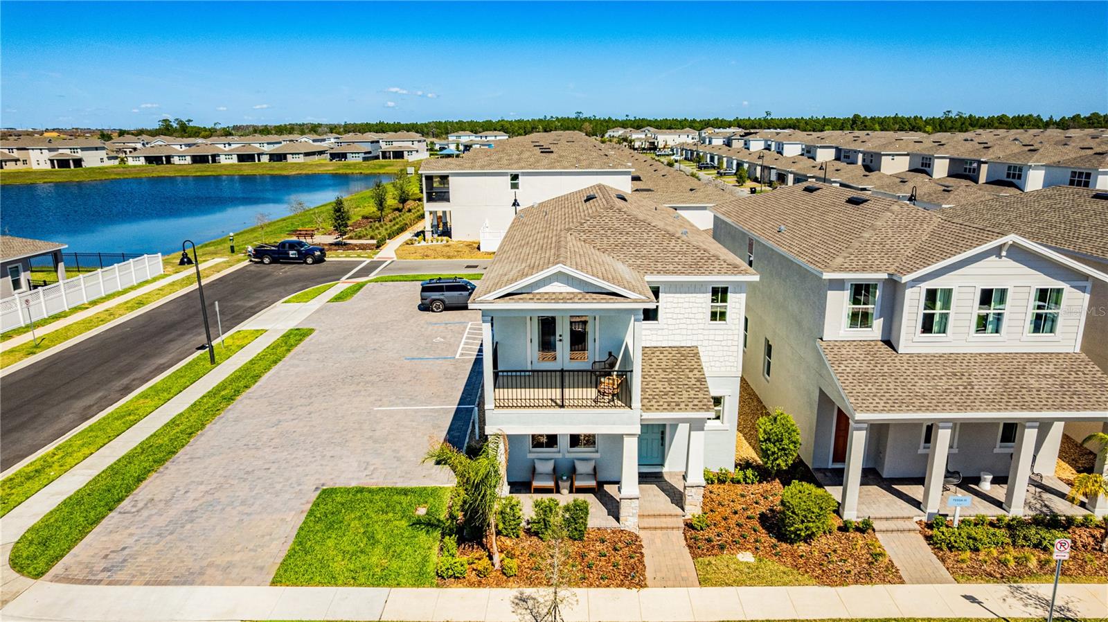 Image 38 of 67 For 15197 Blue Peacock Lane