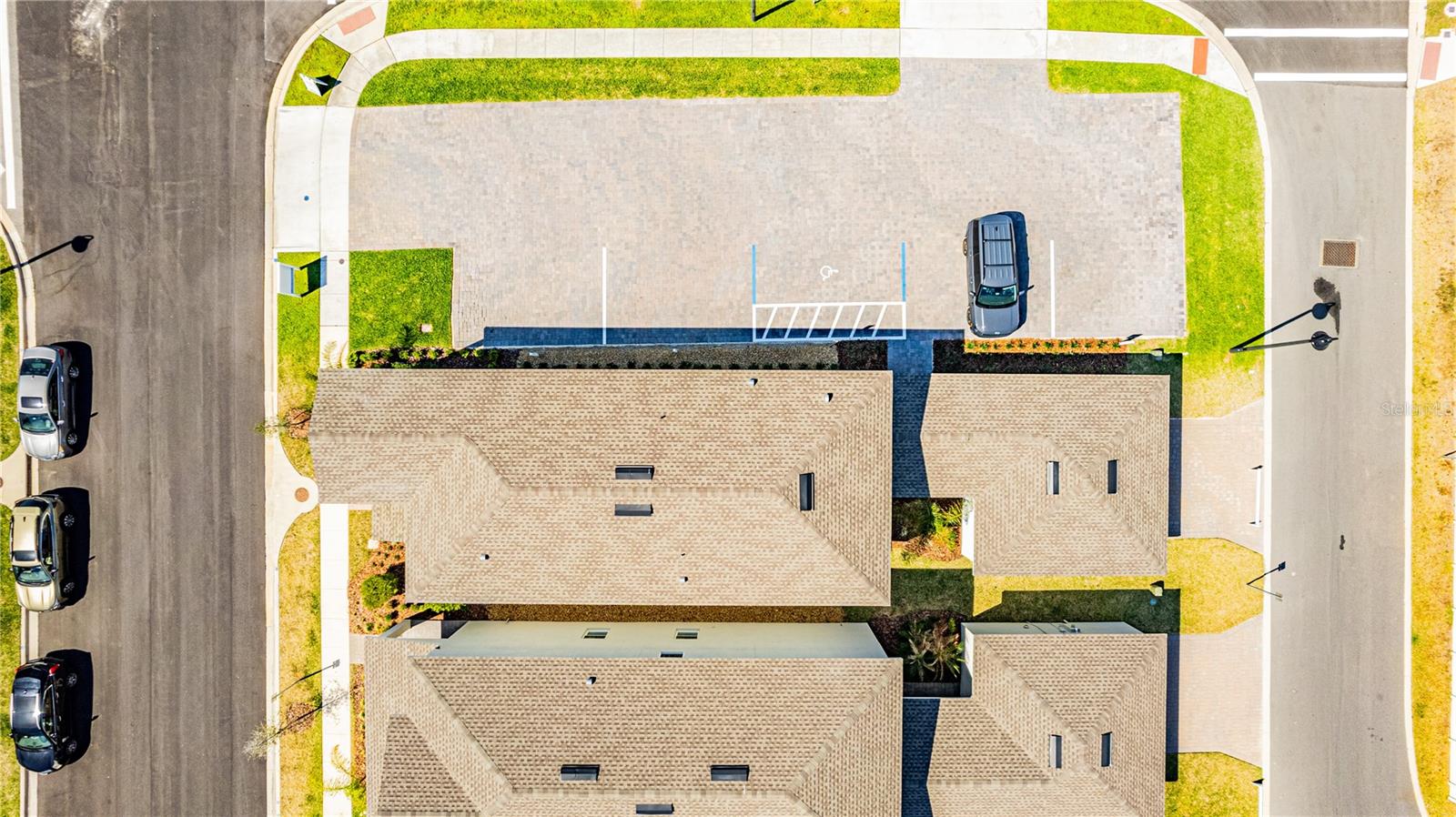 Image 39 of 67 For 15197 Blue Peacock Lane