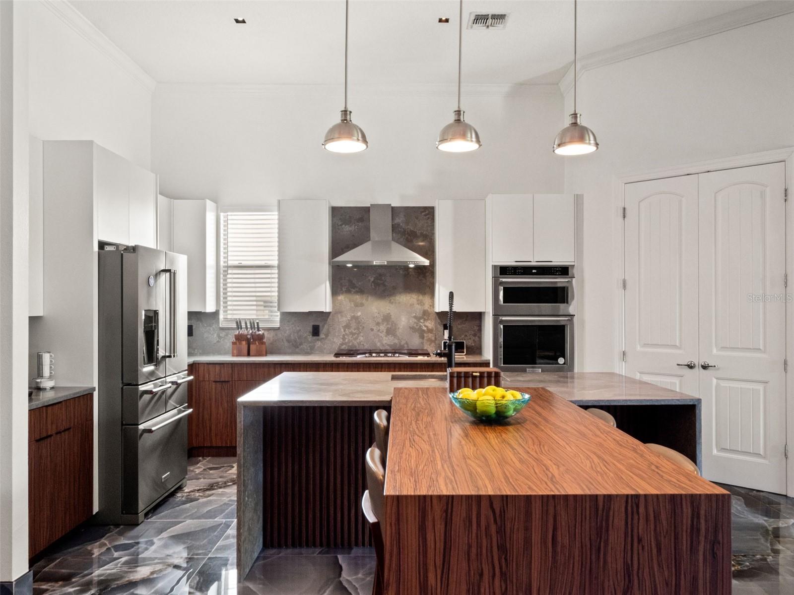 Image 11 of 43 For 9225 Hanging Vine Court