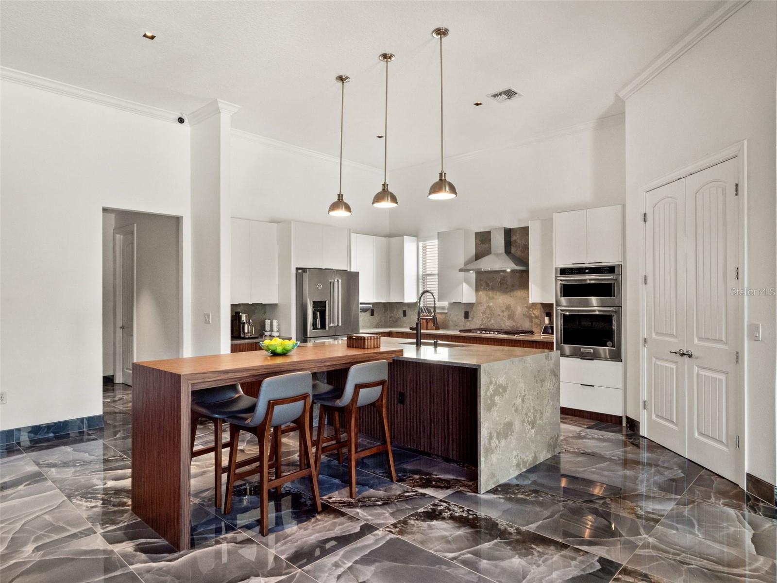 Image 12 of 43 For 9225 Hanging Vine Court