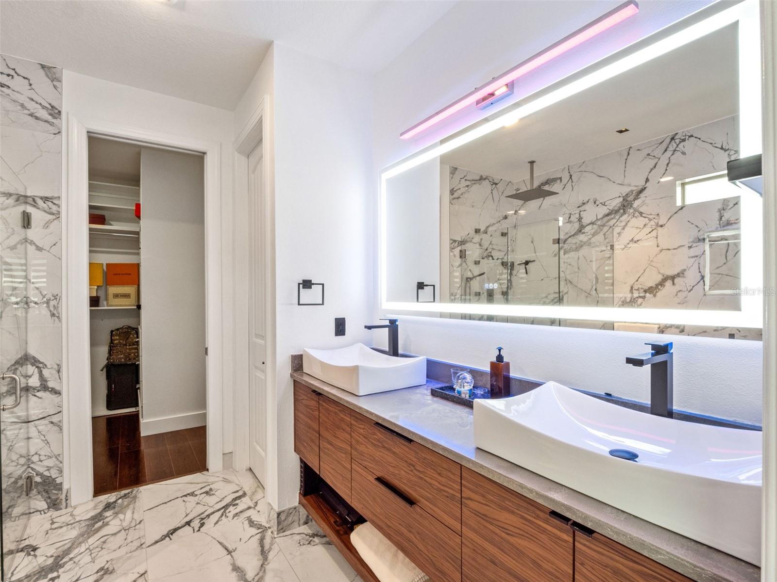 Image 25 of 43 For 9225 Hanging Vine Court