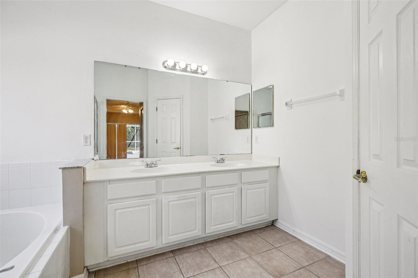 Image 12 of 37 For 5086 Hook Hollow Circle