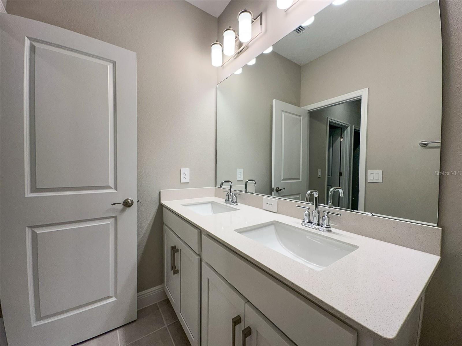 Image 26 of 37 For 4878 Coral Bean Alley