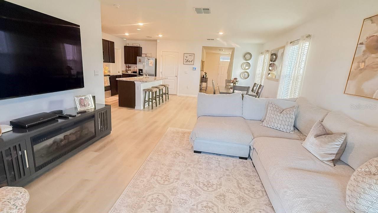 Image 2 of 39 For 1724 Post Oak Drive