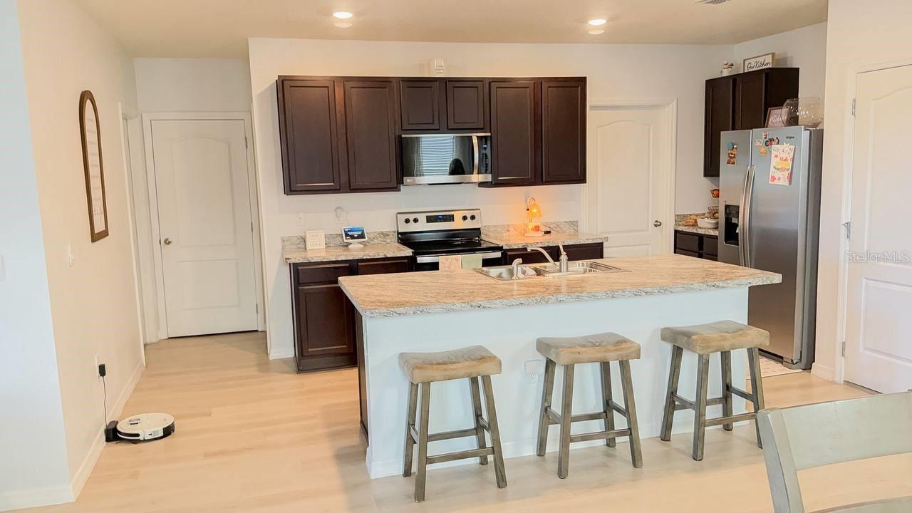 Image 4 of 39 For 1724 Post Oak Drive